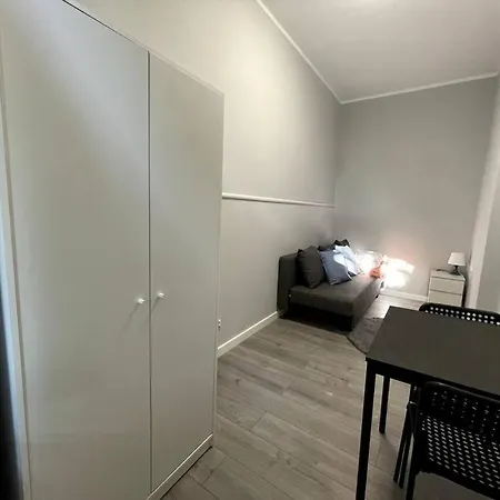 Duzy - Stare - 12 Osob - 6 Lozek Вроцлав