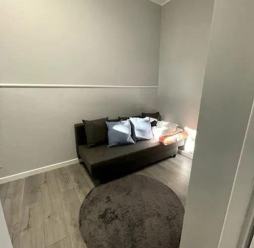 Duzy - Stare - 12 Osob - 6 Lozek Вроцлав