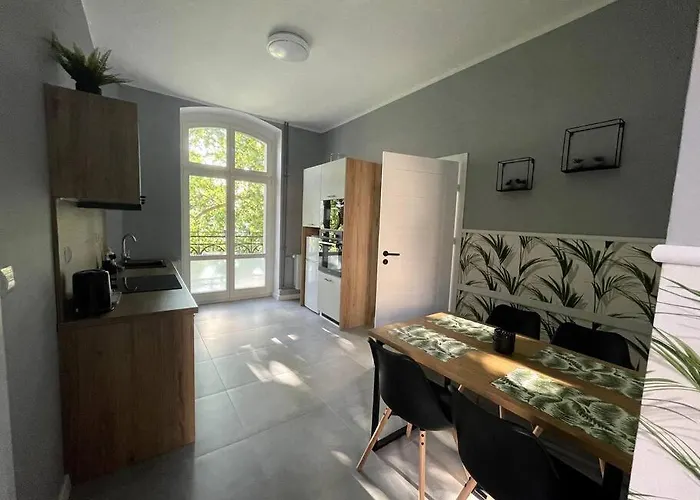 Duzy - Stare - 12 Osob - 6 Lozek 公寓 *