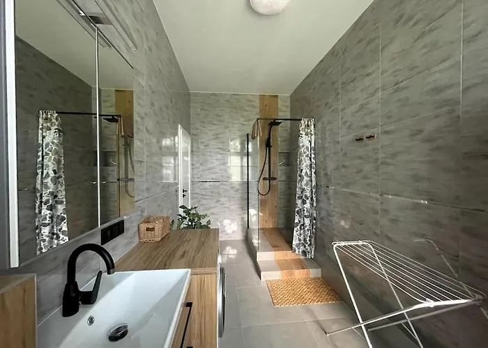 Duzy - Stare - 12 Osob - 6 Lozek 公寓